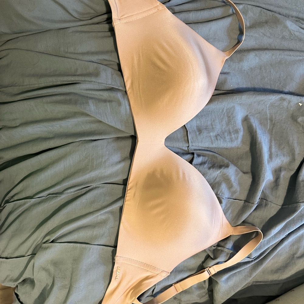 Skims Seamless Nude Bra